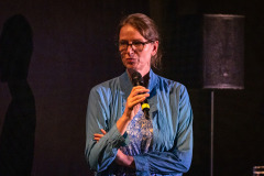 Alexa Färber (Realfiktion Klimarechnungshof) / Foto: Astrid Pichler © dotdotdot