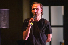 Stephan Richter (Realfiktion Klimarechnungshof) / Foto: Astrid Pichler © dotdotdotv