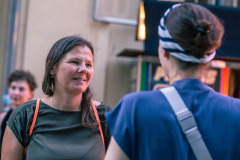 Martina Kichler (ÖGS-Dolmetscherin) / Foto: Tobias Raschbacher © dotdotdot Martina Kichler (ÖGS-Dolmetscherin) / Foto: Tobias Raschbacher © dotdotdot