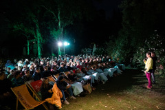Lisa Mai (Moderation) & Andrea Rohrauer (ÖGS-Dolmetschung) / Foto: Peter Grießer © dotdotdot Lisa Mai (Moderation) & Andrea Rohrauer (ÖGS-Dolmetschung) / Foto: Peter Grießer © dotdotdot