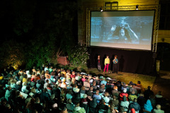 Andrea Rohrauer (ÖGS-Dolmetschung), Lisa Mai (Moderation) & Marie Luise Lehner / Foto: Peter Grießer © dotdotdot