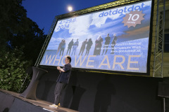 Oliver Suchanek (Gebärdenverse) / Foto: Peter Grießer © dotdotdot Oliver Suchanek (Gebärdenverse) / Foto: Peter Grießer © dotdotdot