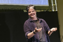 Künstler*innengespräch: Oliver Suchanek (Gebärdenverse) / Foto: Peter Grießer © dotdotdot Künstler*innengespräch: Oliver Suchanek (Gebärdenverse) / Foto: Peter Grießer © dotdotdot