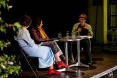 Filmtalk: Vida Bakondy (Initiative Minderheiten), Karin Berger & Daniela Ingruber (Moderation) / Foto: Astrid Pichler © dotdotdot